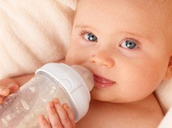 Troppe calorie nel latte in polvere per neonati